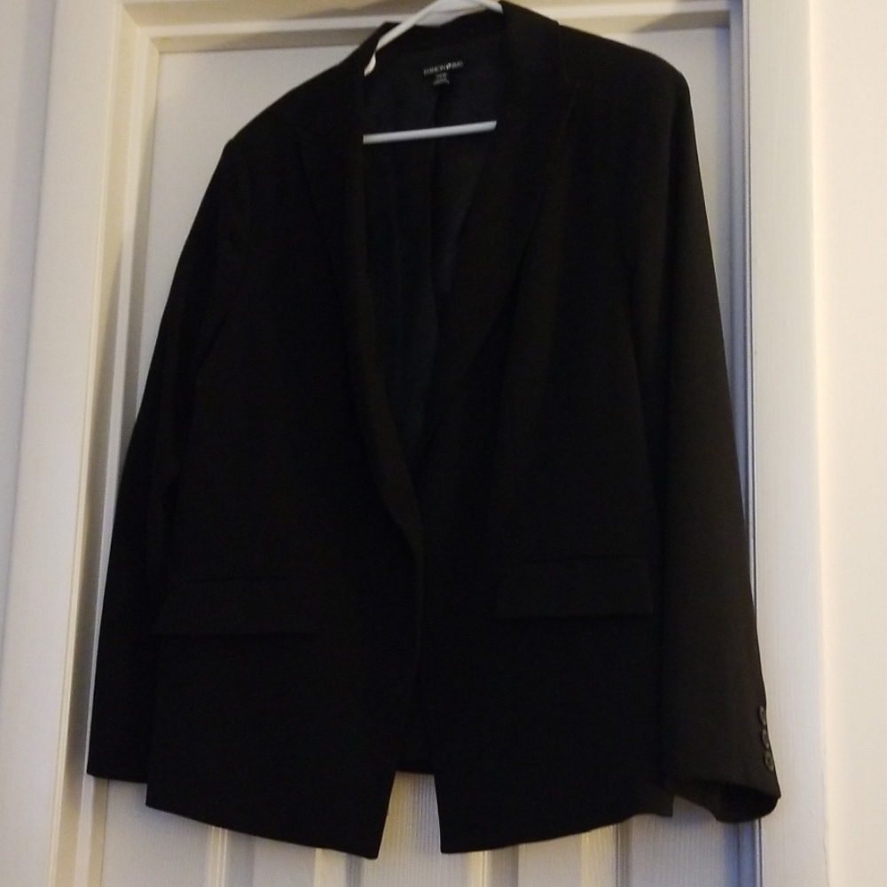 Women's 20W Black Suit Jacket